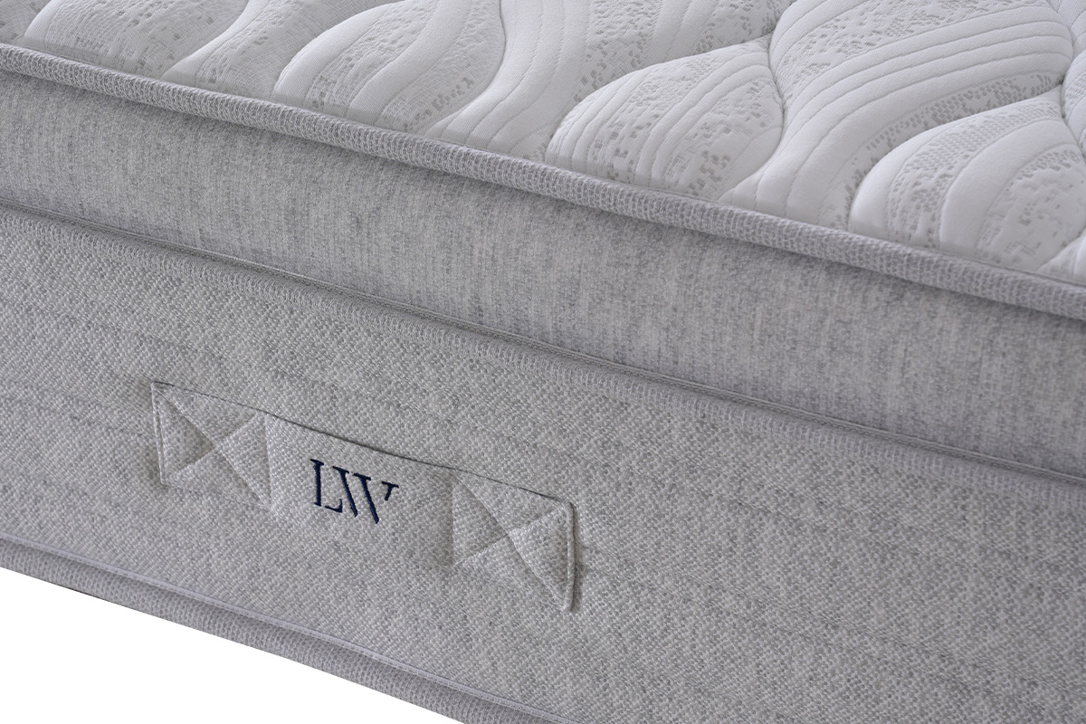 Tranquility-Mattress-Side-handle@2x